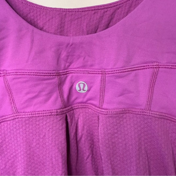 Lululemon Run: Chase Me Tank – Ultra Violet, Size 4, adjustable bottom strap - Picture 6 of 10